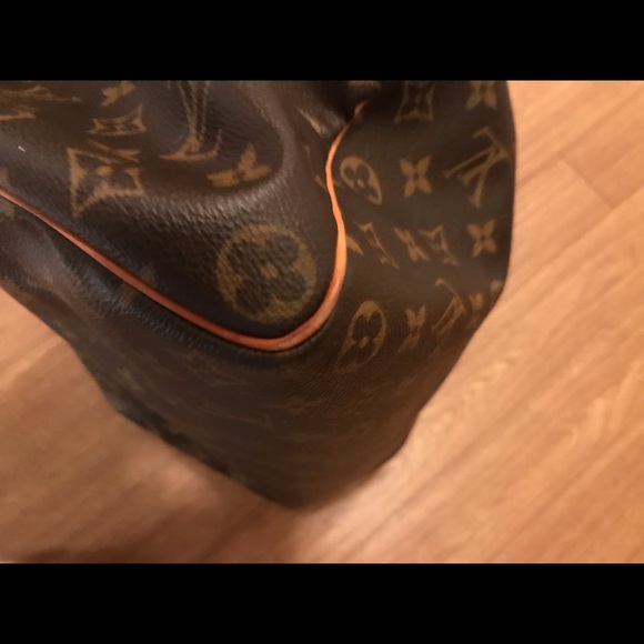 Authentic Louis Vuitton - Picture 6 of 8